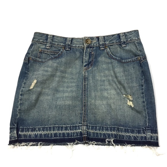 DKNY Released Hem Distressed Ripped Denim Mini Skirt Casual Size 10‎ Petite - Picture 1 of 8